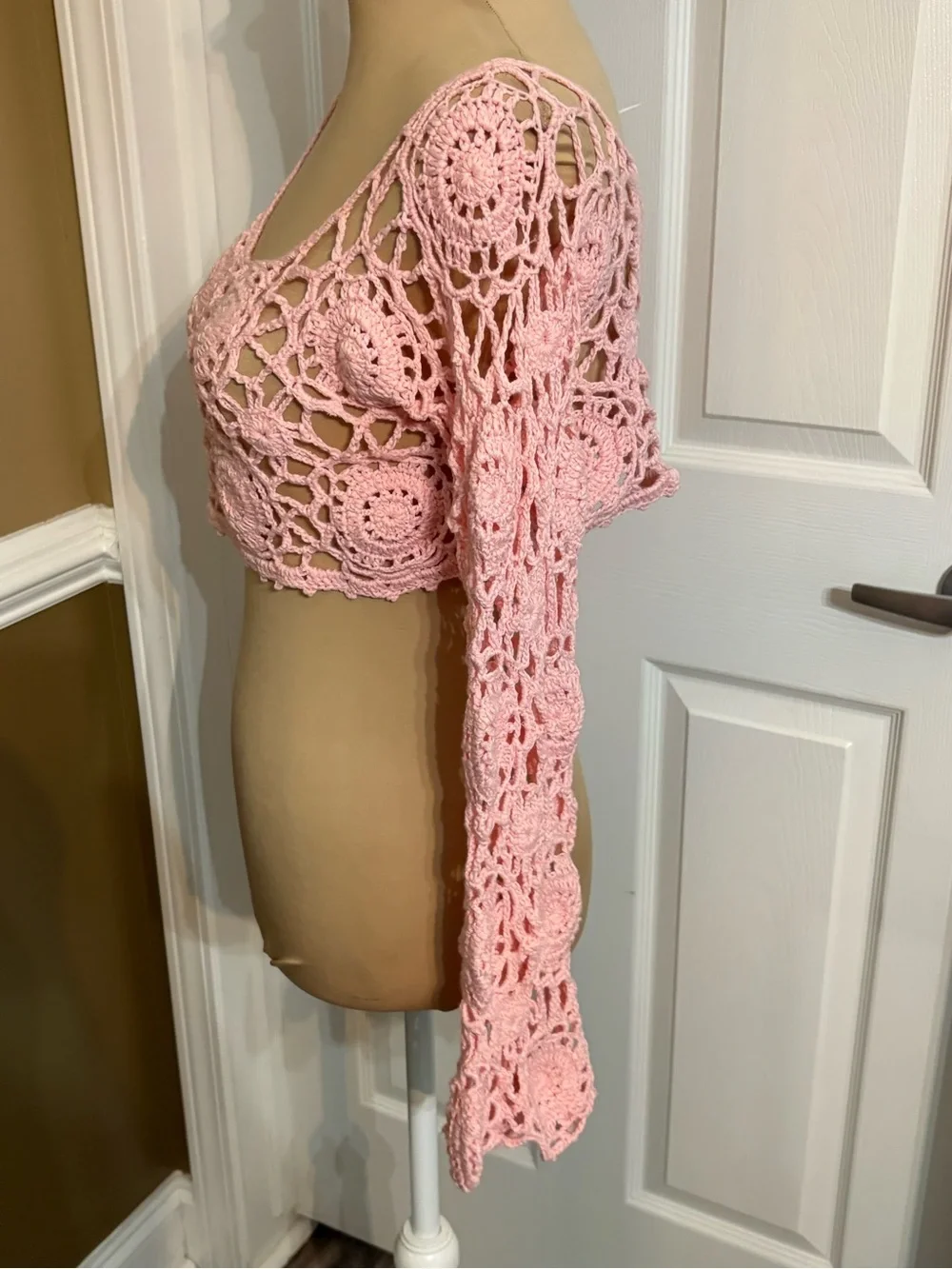 LUCY IN THE SKY Crochet Off Shoulder Two Piece Bikini Set in Pink Size Medium